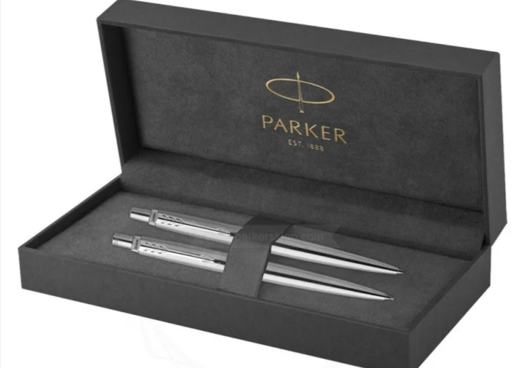 Zestaw prezentowy Parker na awans, jubileusz i zakończenie studiów – jak dobrać model adekwatny do okazji?